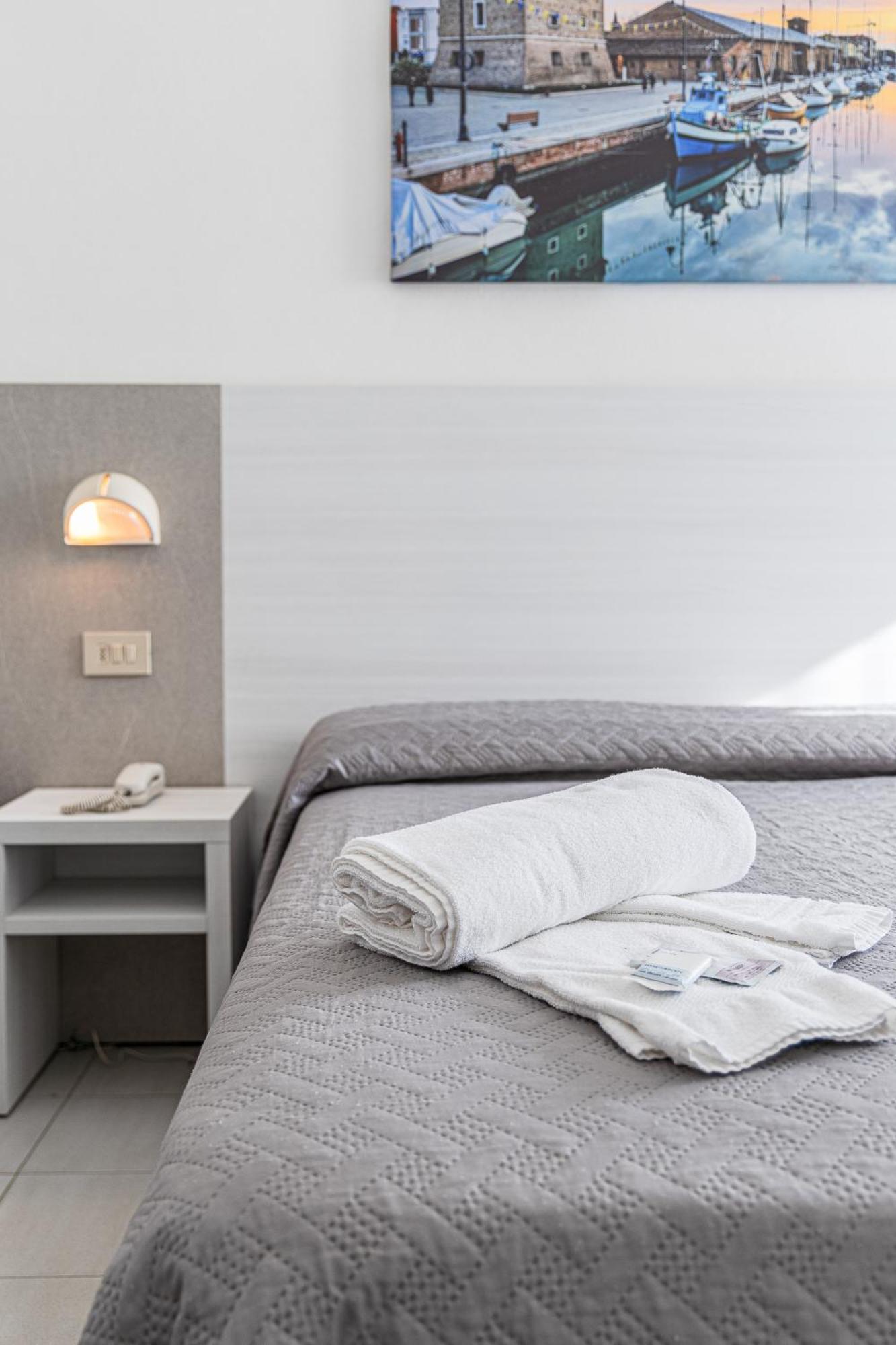 Hotel Astrid 체르비아 외부 사진