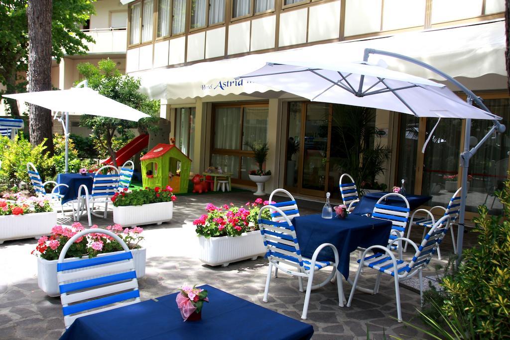 Hotel Astrid 체르비아 외부 사진