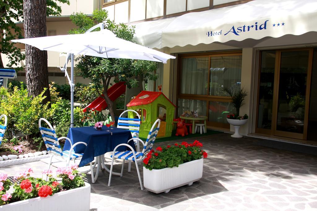 Hotel Astrid 체르비아 외부 사진