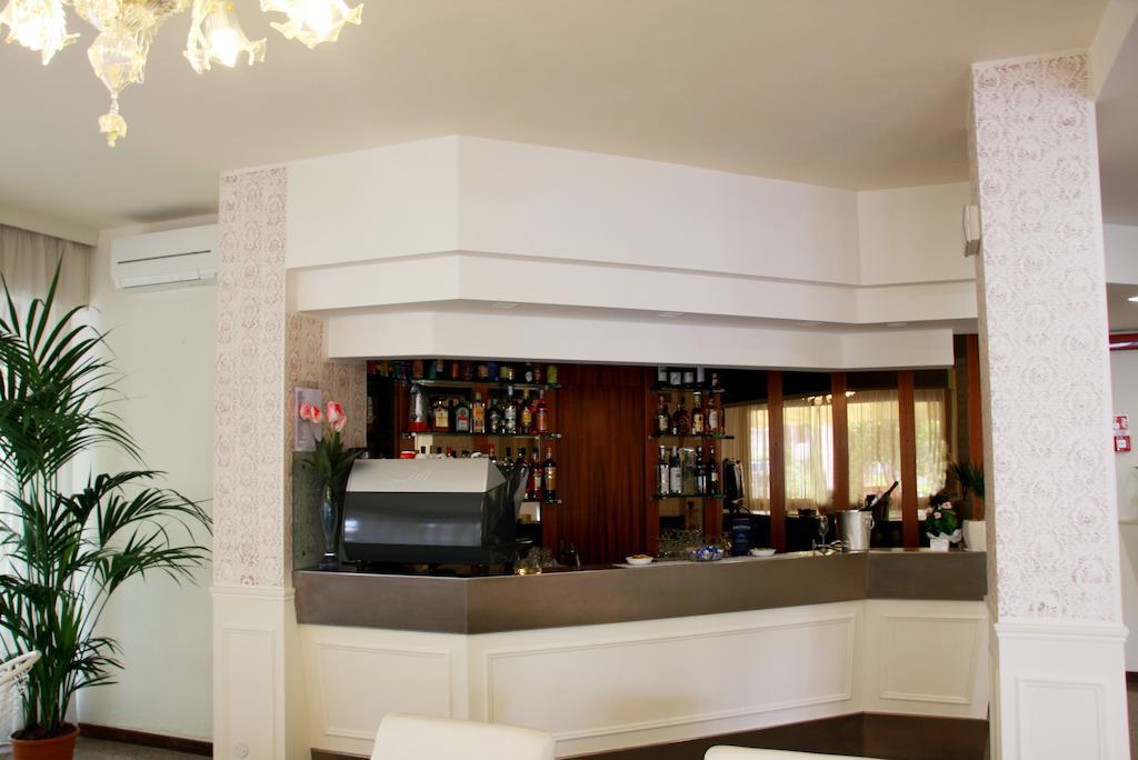 Hotel Astrid 체르비아 외부 사진